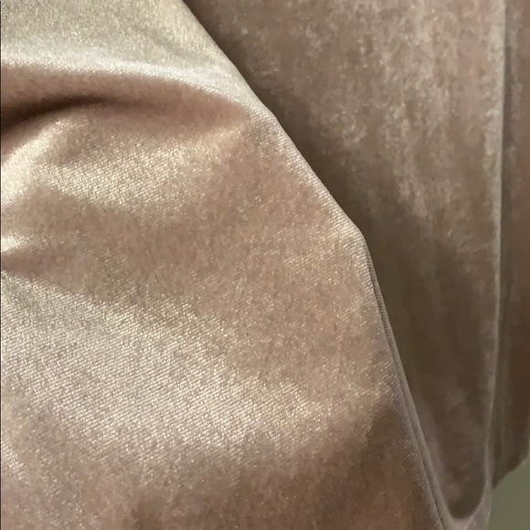 Velvet-like Mauve Top - Picture 3 of 3